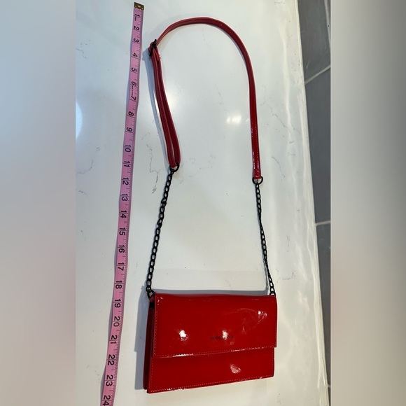 Kendall & Kylie Red Glossy Crossbody Bag - Picture 9 of 13